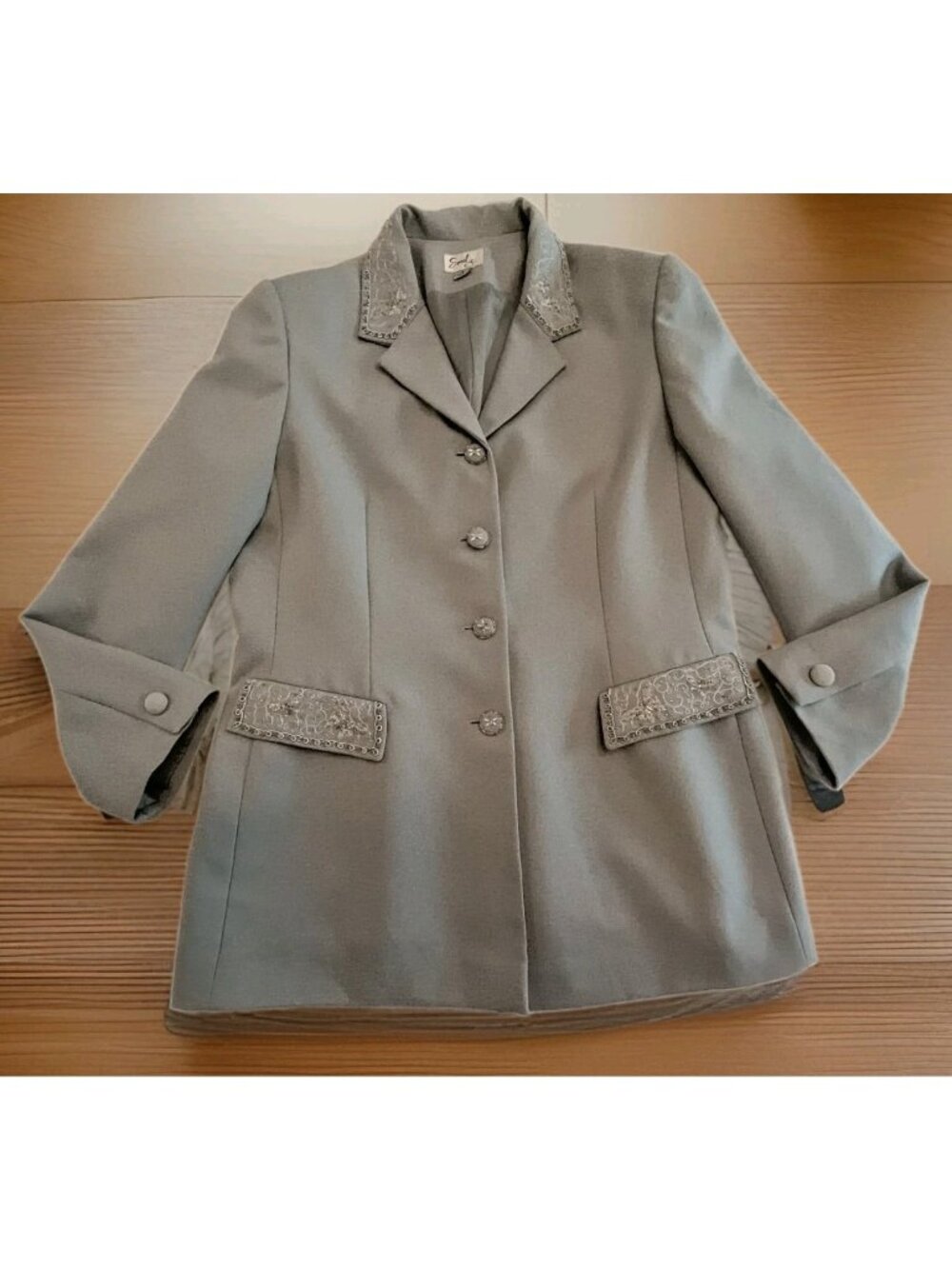Emily Women’s Plus Size 18 Gray Embroidered Beaded Tailored Blazer